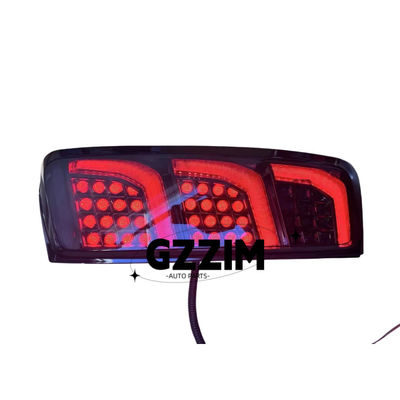 Isuzu DMAX 2021-2024 Lâmpada traseira modificada Luz de plástico para carro Lâmpada traseira Lâmpada de parada Cor Vermelha